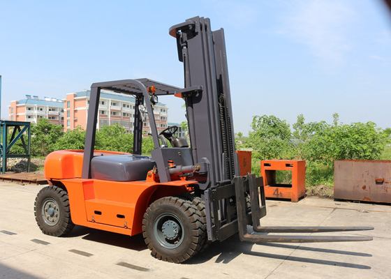 China Op zwaar werk berekende het PakhuisVorkheftrucks 1220 van Aandrijfas Diesel 6 Ton * 150 * 55 mm-Vorkgrootte leverancier