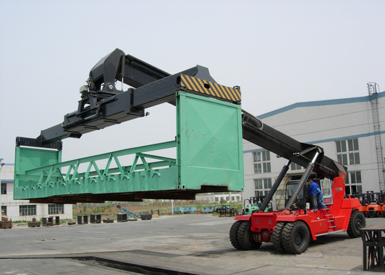 China Het Bereikstapelaar van de 45 Ton Dieselcontainer met de Motor van Cummins M11- C330 leverancier