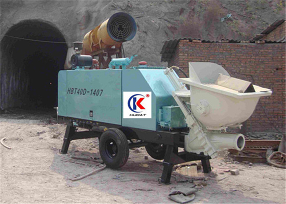 China De minidiesel sleepte Hydraulische Concrete Pomp, 50mm de Gezamenlijke Pomp van de Diameter Concrete Samendrukking leverancier